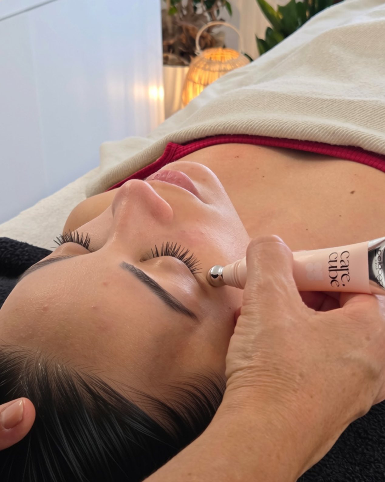 Un trattamento viso in cabina, Brilances Beauty Decimomannu